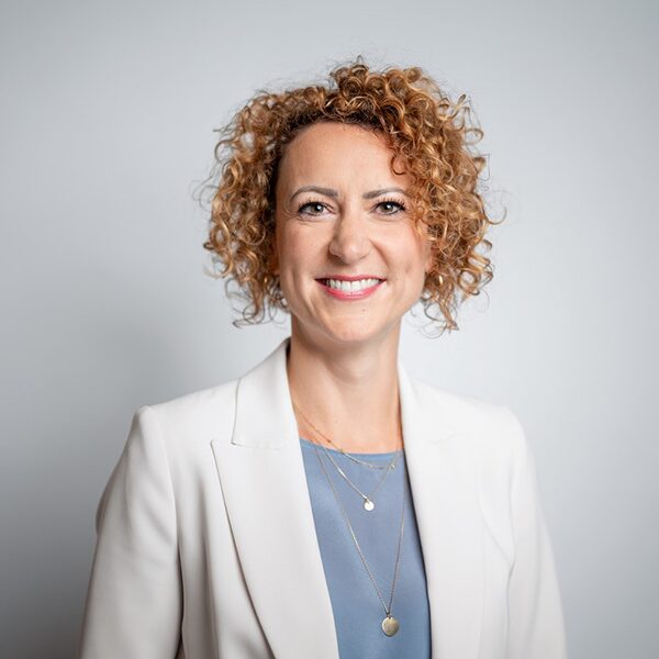 Portraitfoto von Henriette Wander – Leiterin zentrales Personalwesen bei DATAGROUP